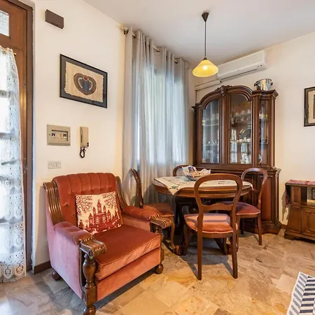 Desenzano Bilocale Con Posto Auto 2 דירה
